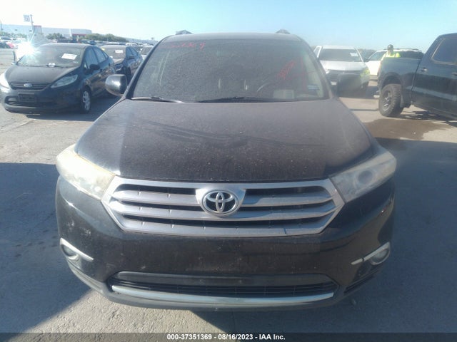 2011 TOYOTA HIGHLANDER BASE/SE VIN: 5TDBK3EHXBS068261