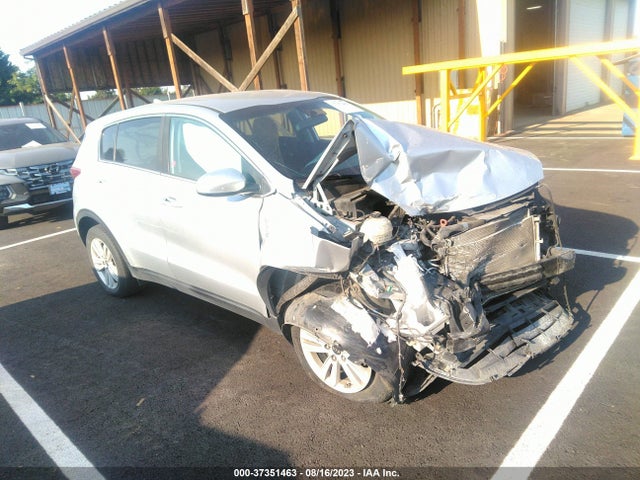 2018 KIA SPORTAGE LX VIN: KNDPMCAC9J7450946