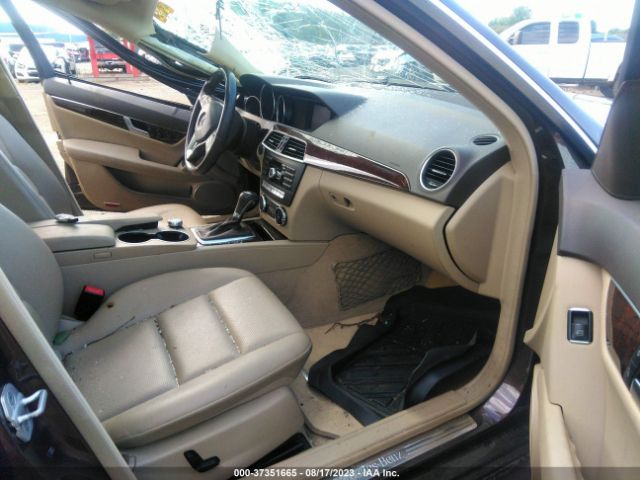 WDDGF8AB6EA911744 Mercedes-Benz C-class C 300