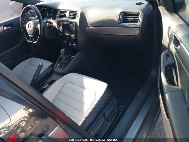 3VWD17AJ6GM393585 Volkswagen Jetta Sedan 1.8t Sport
