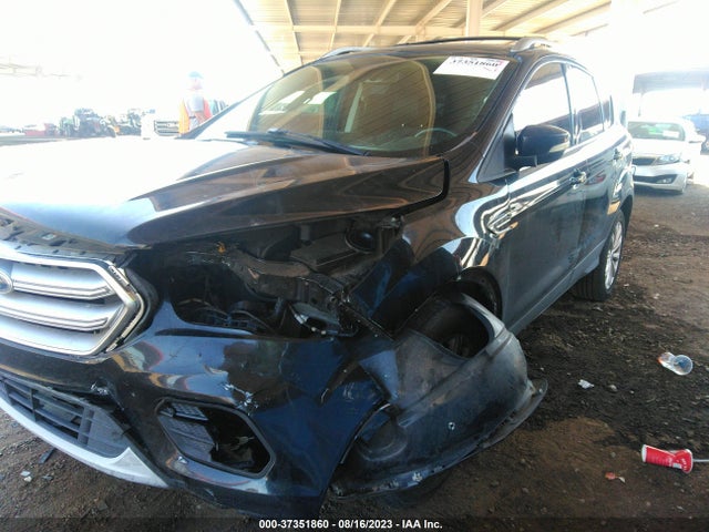 Ford Escape Titanium 2017 1FMCU0JD8HUE37019 Image 2