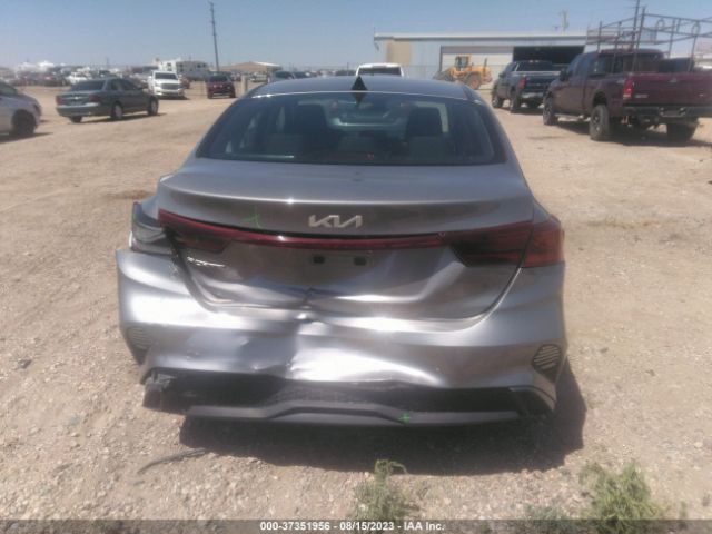 3KPF24AD5NE482069 KIA Forte Lxs