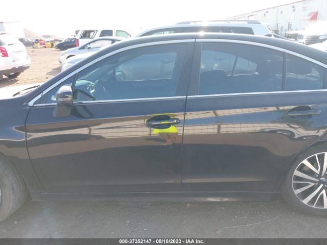 4S3BNAF69J3027550 Subaru Legacy Premium