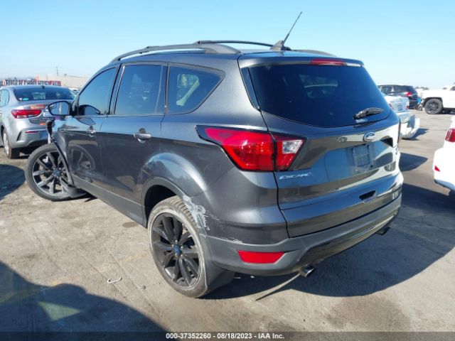 1FMCU0GD2KUA42106 Ford ESCAPE SE