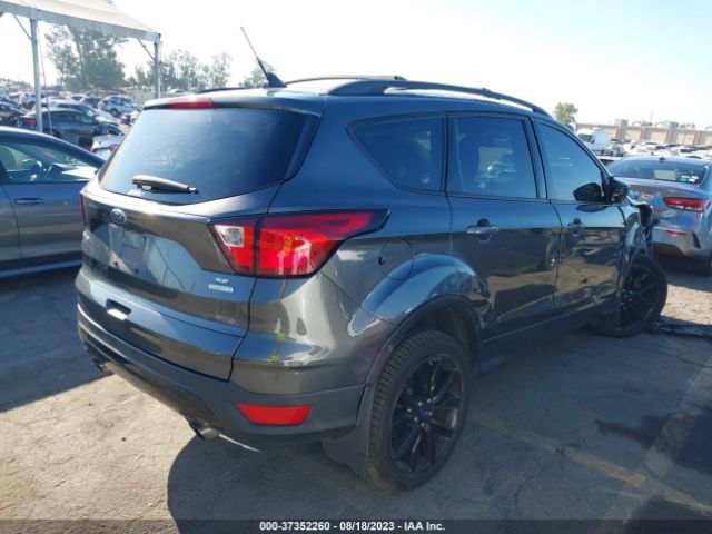 1FMCU0GD2KUA42106 Ford ESCAPE SE