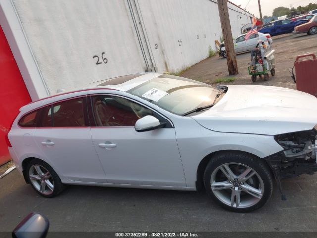 YV140MSK4H1371248 Volvo V60 Premier
