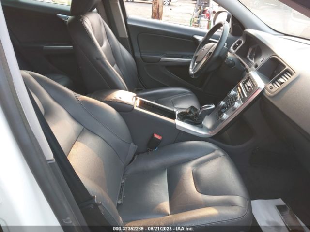 YV140MSK4H1371248 Volvo V60 Premier
