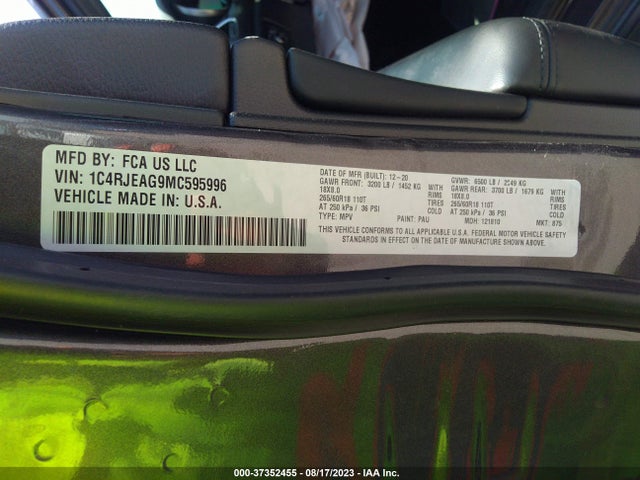 1C4RJEAG9MC595996 Jeep Grand Cherokee Laredo E