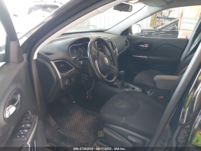 1C4PJLCB1KD474156 Jeep Cherokee Latitude