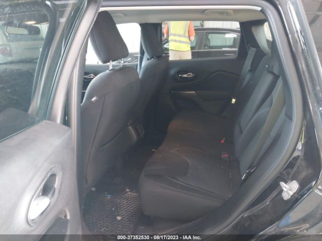 1C4PJLCB1KD474156 Jeep Cherokee Latitude