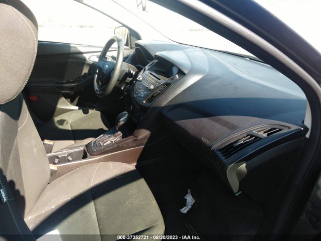 1FADP3K25HL267115 Ford FOCUS SE