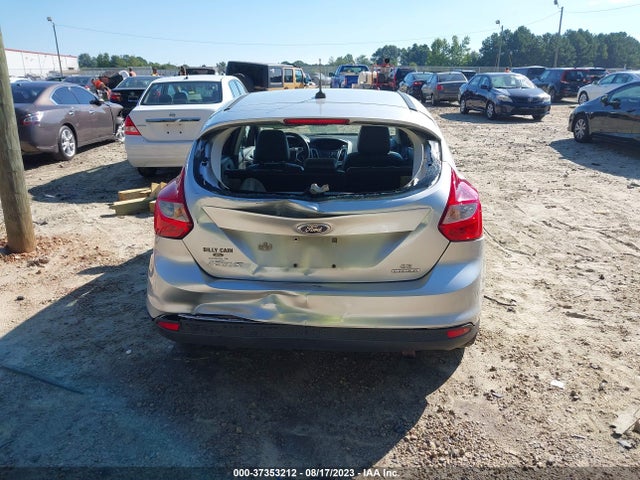 1FADP3K26EL302885 Ford FOCUS SE