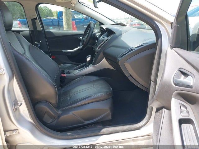1FADP3K26EL302885 Ford FOCUS SE