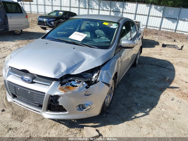 1FADP3K26EL302885 Ford FOCUS SE