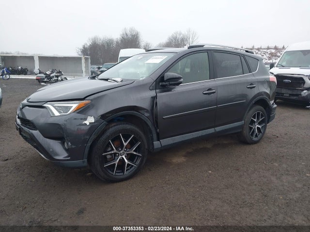 JTMJFREV2JJ181979 Toyota RAV4 SE