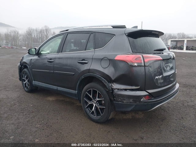 JTMJFREV2JJ181979 Toyota RAV4 SE