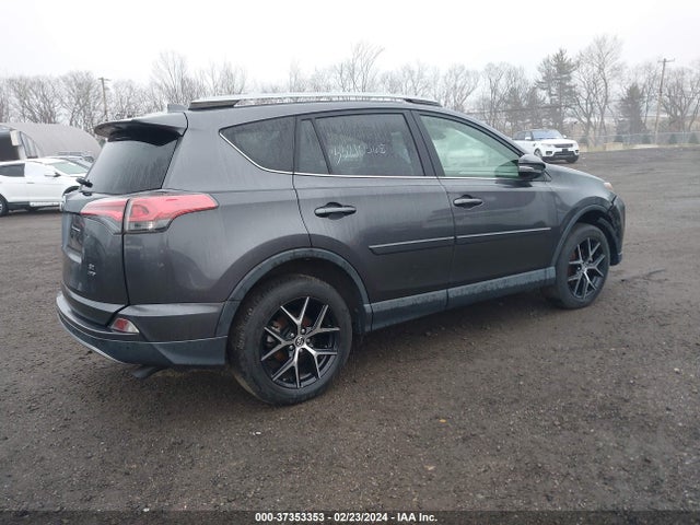 JTMJFREV2JJ181979 Toyota RAV4 SE