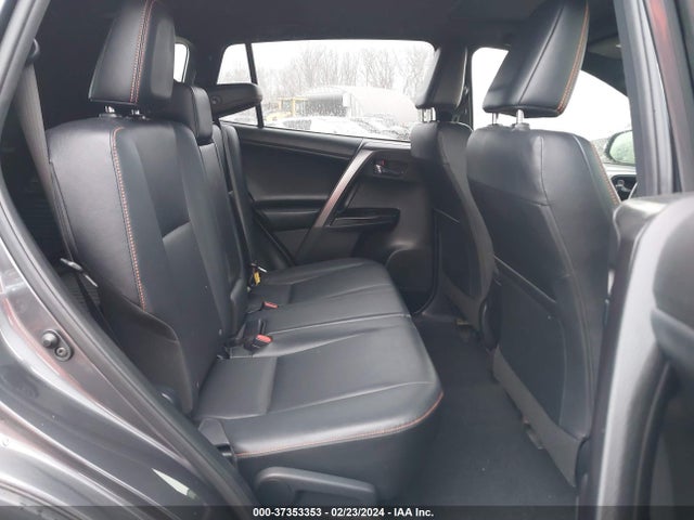 JTMJFREV2JJ181979 Toyota RAV4 SE