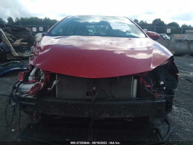 2018 TOYOTA COROLLA LE VIN: 2T1BURHE1JC090008