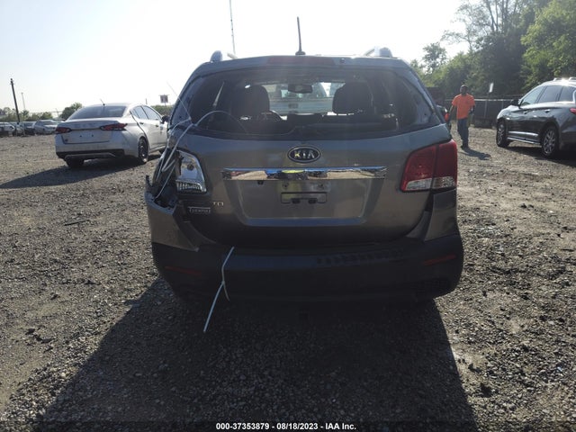 2011 KIA SORENTO LX VIN: 5XYKTDA12BG171196
