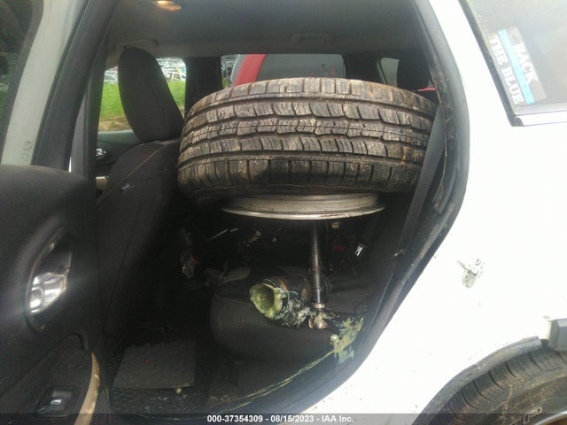 1C4PJMCX8JD547054 Jeep Cherokee Latitude