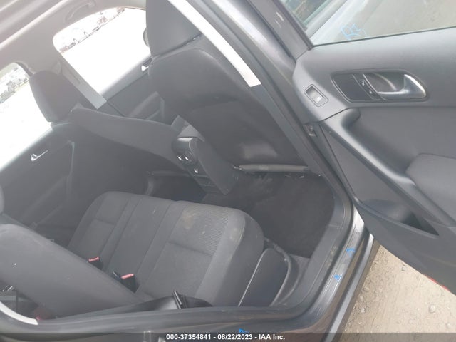 2012 VOLKSWAGEN TIGUAN S VIN: WVGAV7AX6CW001886