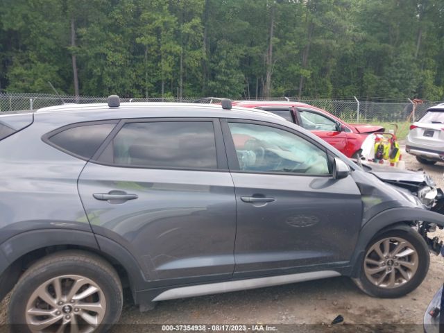 KM8J33A46HU520752 Hyundai TUCSON SE