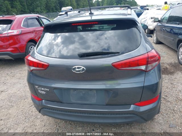 KM8J33A46HU520752 Hyundai TUCSON SE