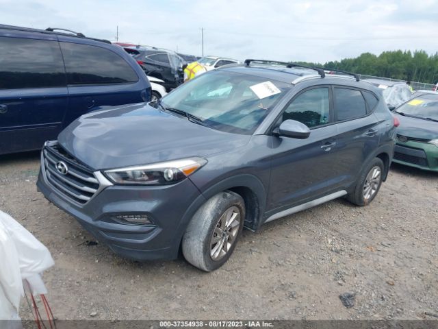 KM8J33A46HU520752 Hyundai TUCSON SE