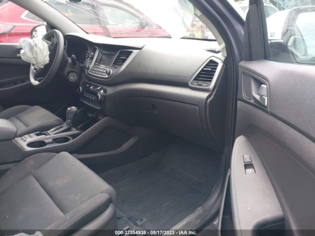KM8J33A46HU520752 Hyundai TUCSON SE