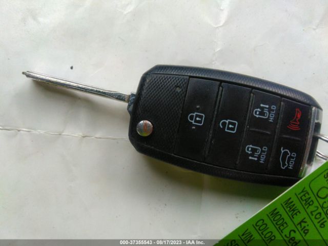 KNDMB5C13G6119424 KIA SEDONA LX