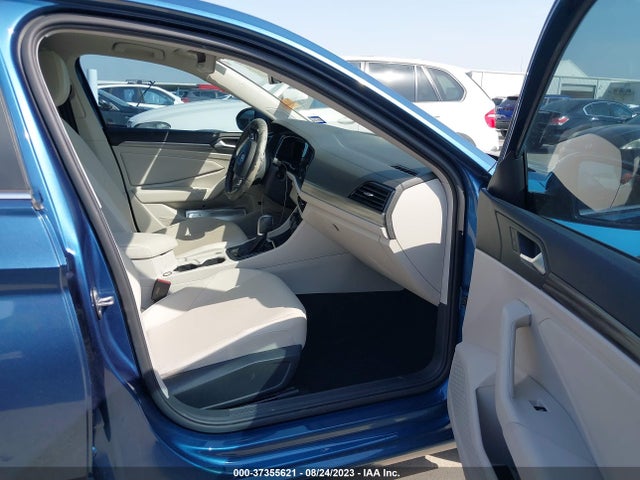 3VWE57BU1KM012994 Volkswagen JETTA SEL