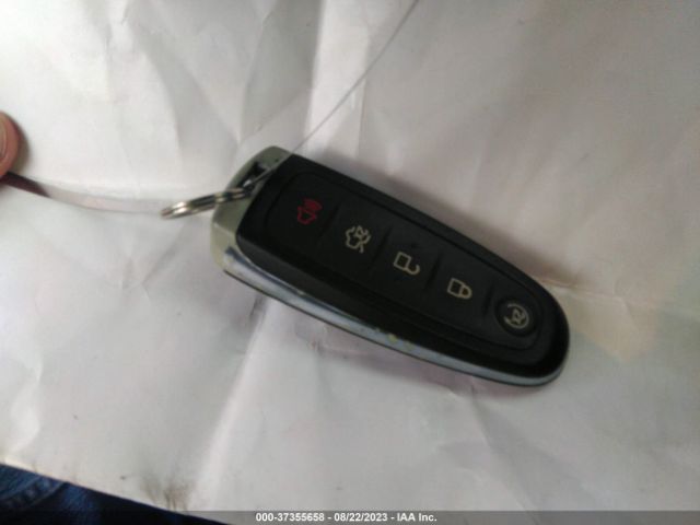 1FMCU9J95FUA52501 Ford Escape Titanium