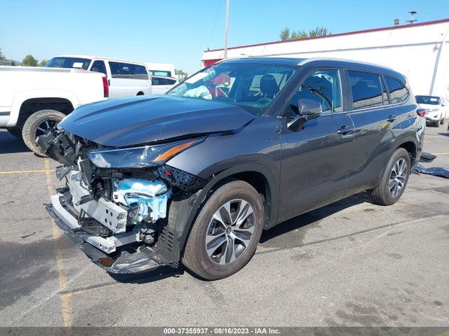 Toyota Highlander Xle 2023 5TDKDRAH8PS022356 Image 2