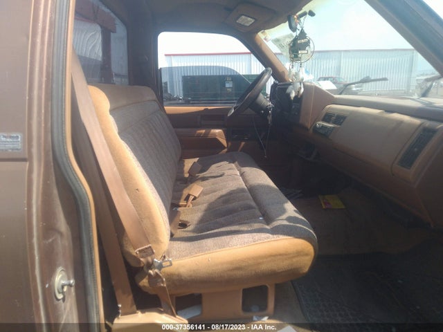 1989 CHEVROLET GMT-400 C2500 VIN: 1GCGC24K6KE198988