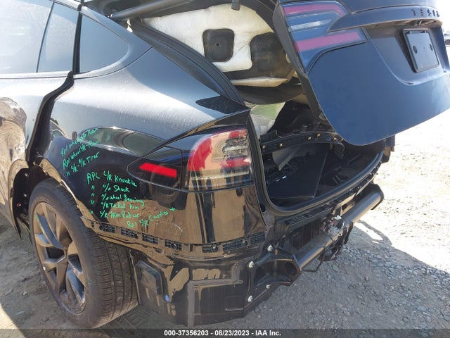 2023 Tesla Model X, VIN: 7SAXCDE52PF368034