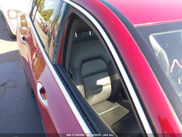 SJKCH5CP8JA056658 Infiniti Qx30 Luxury