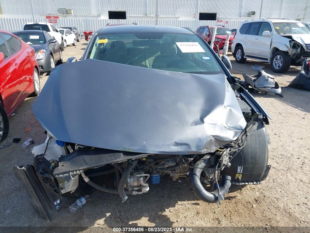 2018 HYUNDAI ELANTRA SEL VIN: 5NPD84LF8JH372529