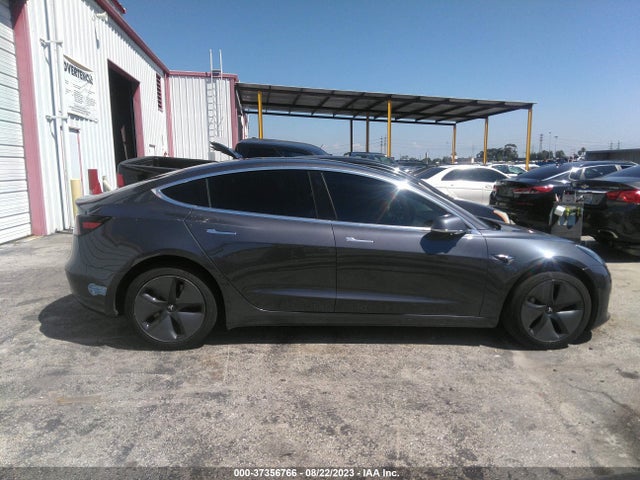 Tesla Model 3 Long Range 2018 5YJ3E1EB0JF090963 Image 4