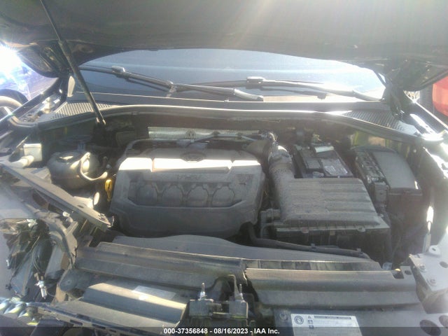 2018 VOLKSWAGEN TIGUAN SEL/SE VIN: 3VV3B7AX5JM126303