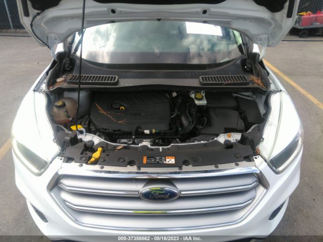 1FMCU0GD4HUC97848 Ford ESCAPE SE