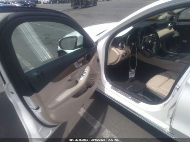 55SWF8DB6KU282781 Mercedes-Benz C-class C 300