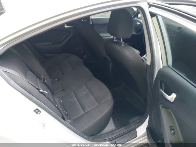 KIA FORTE LX 2017 3KPFK4A7XHE054979 Image 8