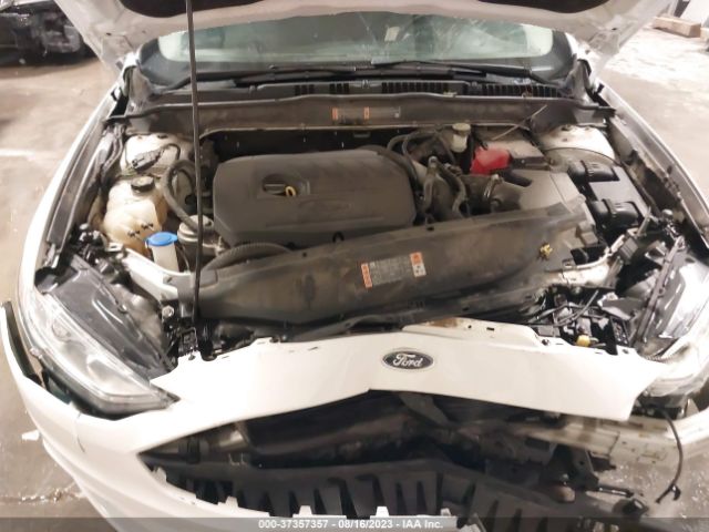 3FA6P0HDXHR189934 Ford FUSION SE