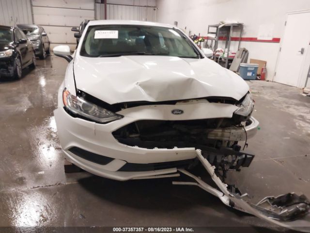 3FA6P0HDXHR189934 Ford FUSION SE