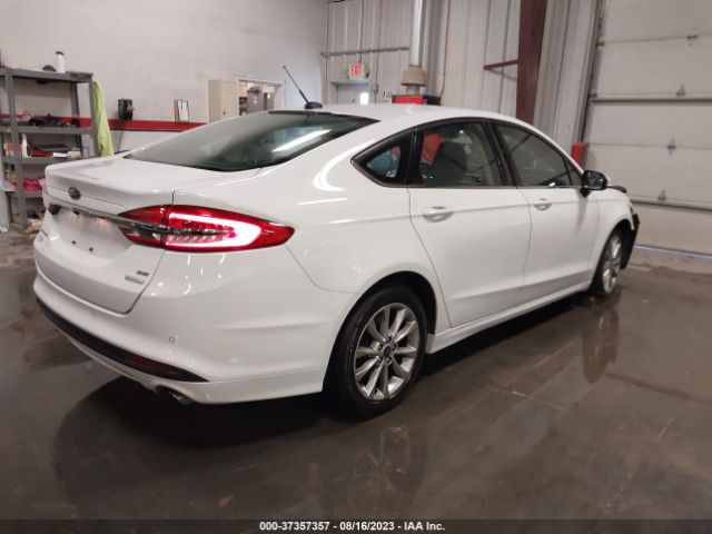 3FA6P0HDXHR189934 Ford FUSION SE