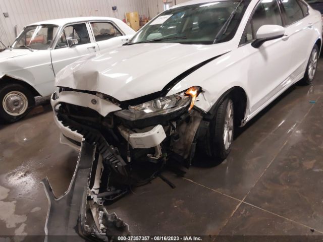 3FA6P0HDXHR189934 Ford FUSION SE