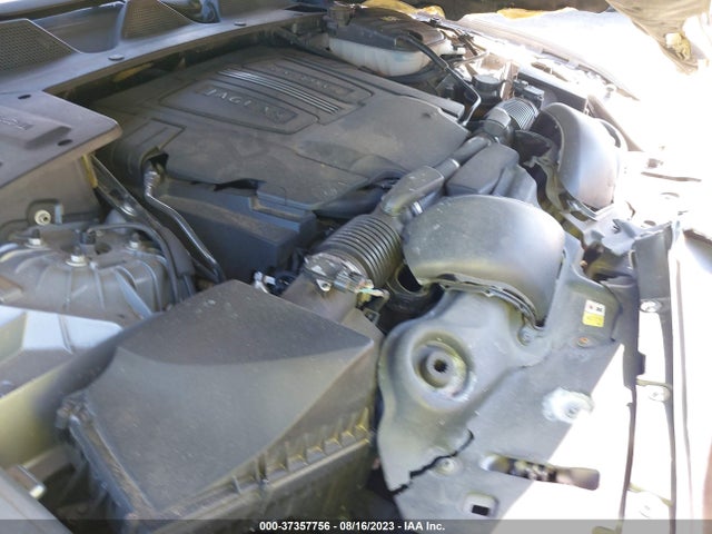 2011 JAGUAR XJ SAJWA2GB8BLV10562 Photo 9