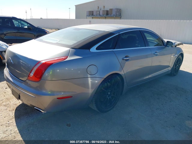 2011 JAGUAR XJ SAJWA2GB8BLV10562 Photo 3