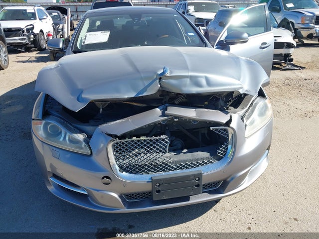 2011 JAGUAR XJ SAJWA2GB8BLV10562 Photo 5